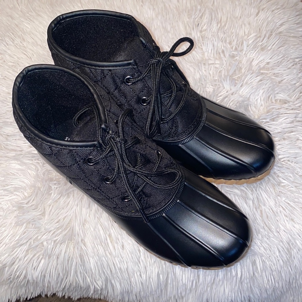 St John’s Bay Denton Flat Heel Rain-boots size 7M